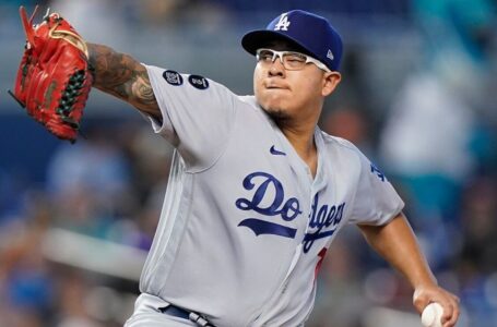 Julio Urías sumó su decimocuarta victoria de la temporada con los Dodgers