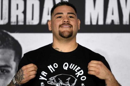 Andy Ruiz es sometido a cirugía de rodilla, pospondrá su próxima pelea.