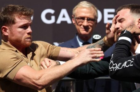 Canelo golpea a Plant en el primer cara a cara