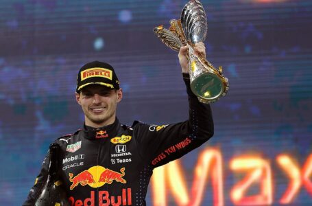 Verstappen para rato en Red Bull