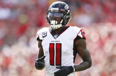 TOM BRADY, FACTOR PARA LA FIRMA DE JULIO JONES EN TAMPA