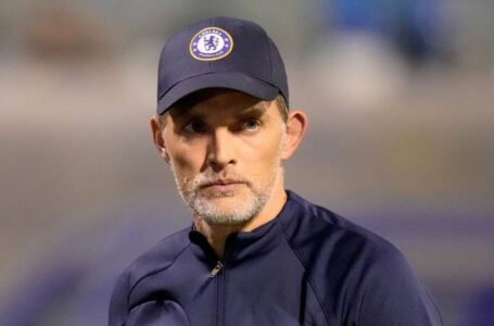 Chelsea destituye a su técnico