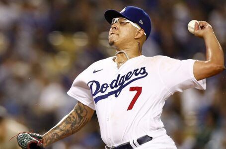 Julio Urías hace historia