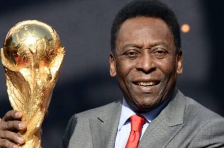 Pelé, hospitalizado